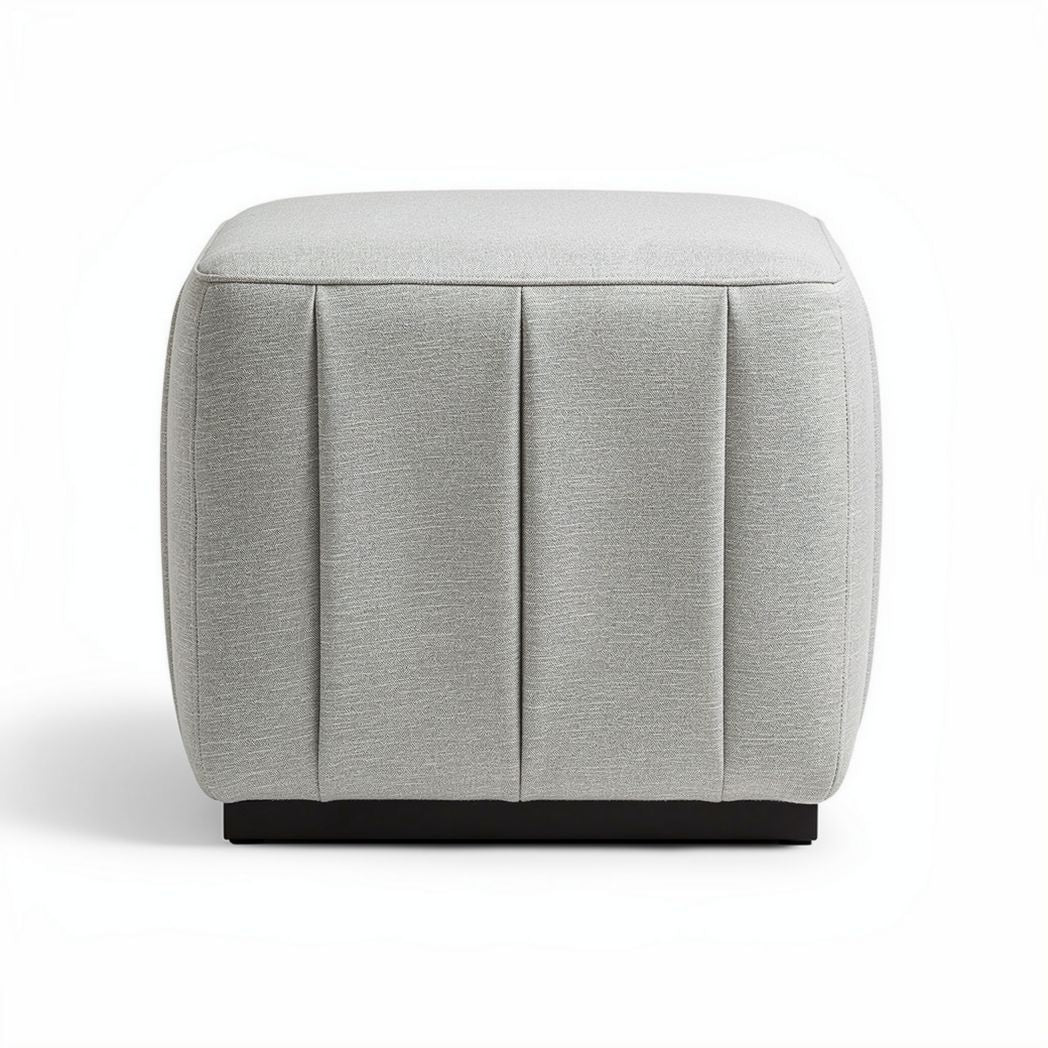Pouf carré en tissu gris avec pieds en bois de 45 x 45 x 45 cm